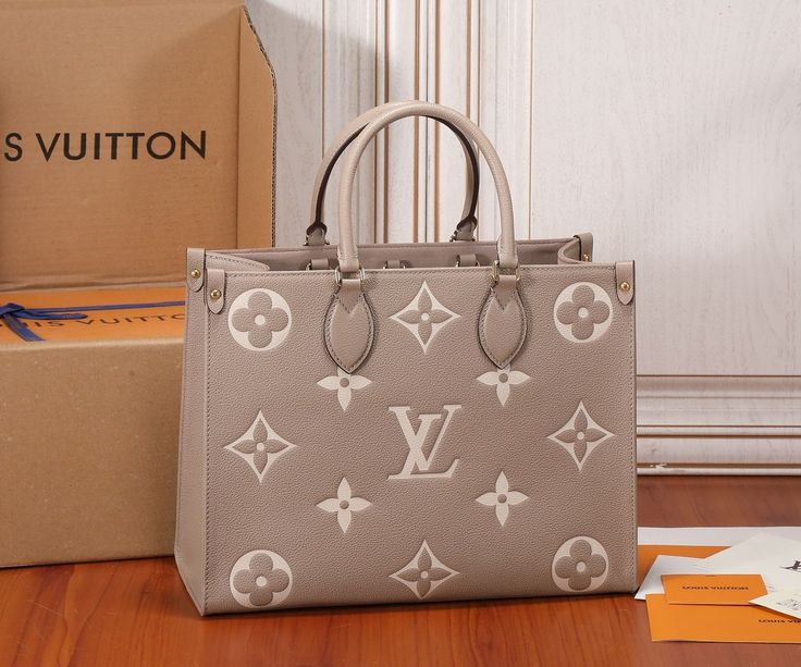LV onthego PM tote Bag with Box