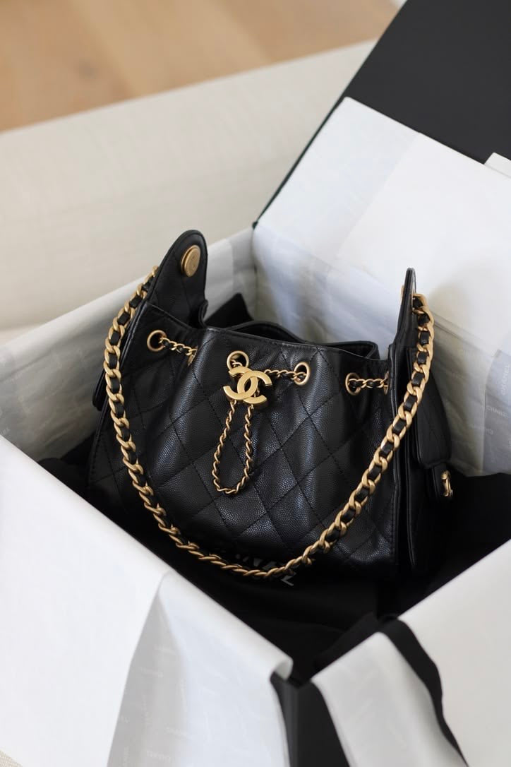 Chanel hobo 25 mini -genuinely leather