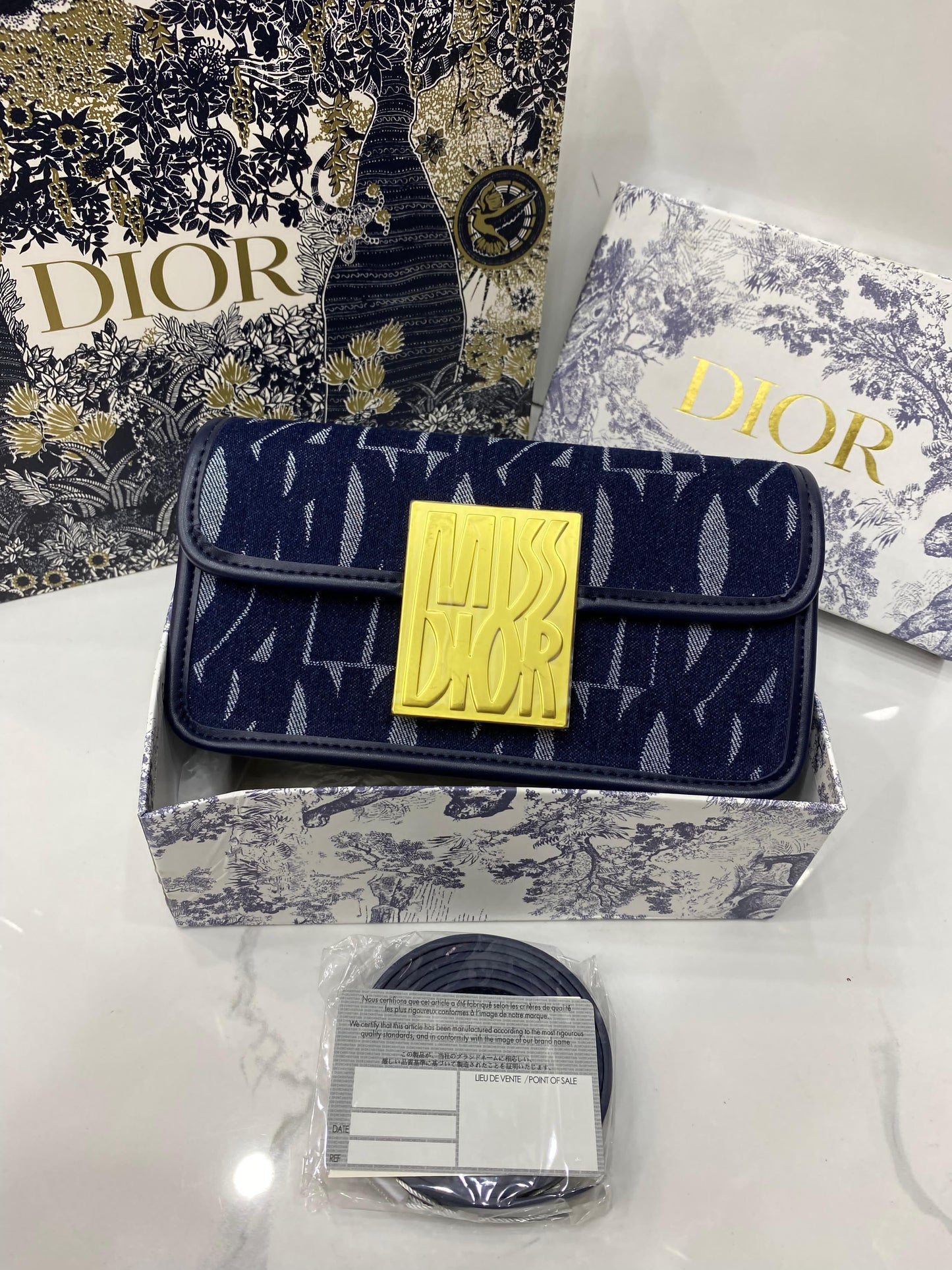 MISS DIOR Shoulder Handbag with brand Box