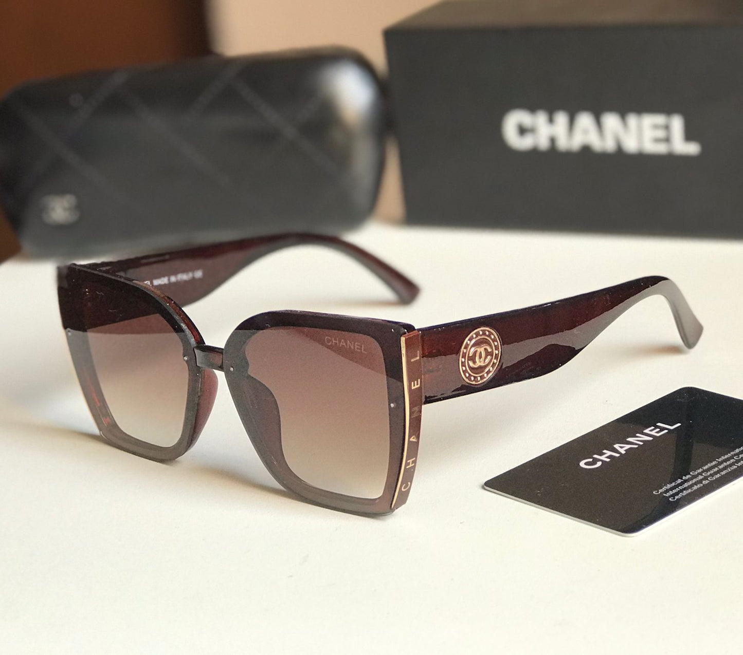 CHANEL Sunglasses with brand box
