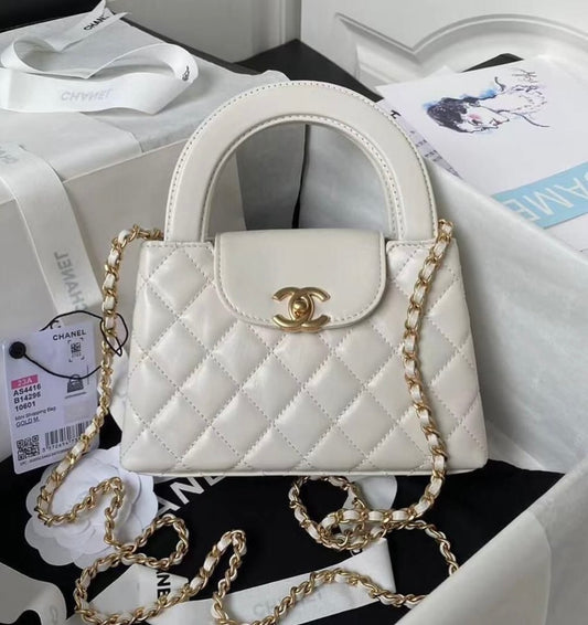 CHANEL KellyHanbag with brand box