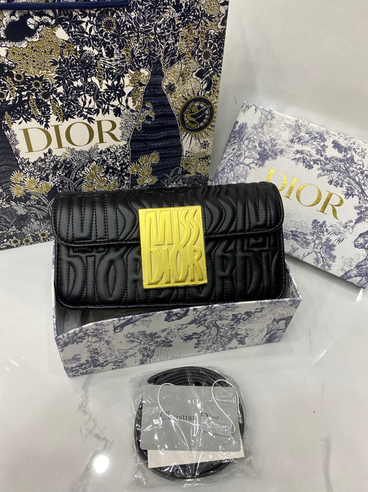 MISS DIOR Shoulder Handbag with brand Box