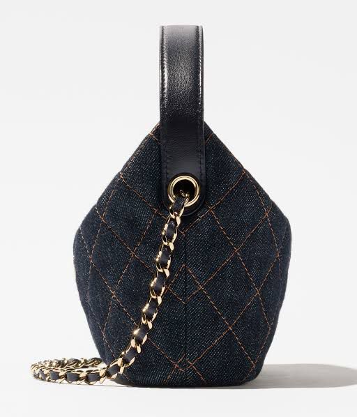 Chanel classic clutch -denim